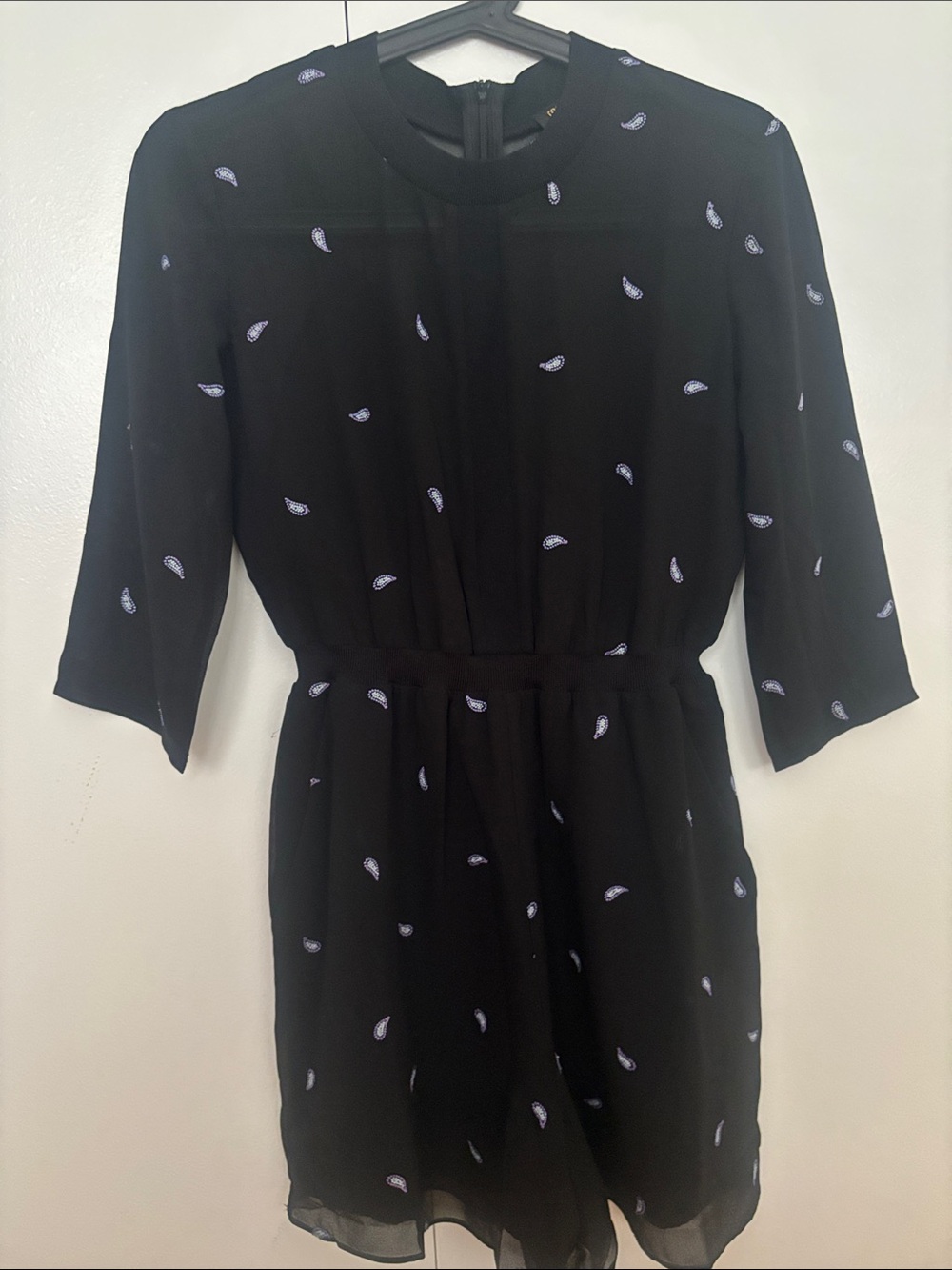 Maje Black Mini pants
Dress with Light Blue Paisley Print